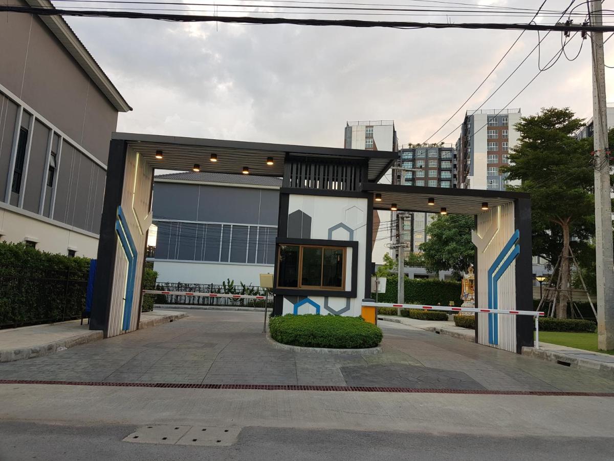Townhouse 5 Mins From Central Airport Plaza Changmai เชียงใหม่ ภายนอก รูปภาพ