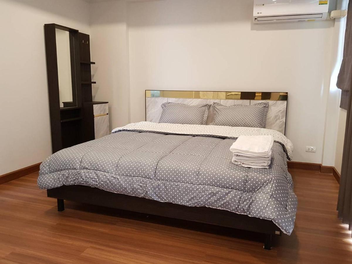 Townhouse 5 Mins From Central Airport Plaza Changmai เชียงใหม่ ภายนอก รูปภาพ