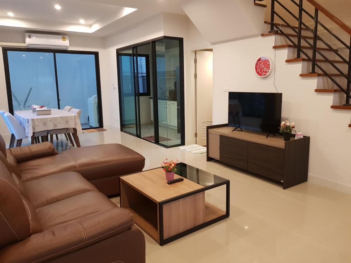Townhouse 5 Mins From Central Airport Plaza Changmai เชียงใหม่ ภายนอก รูปภาพ